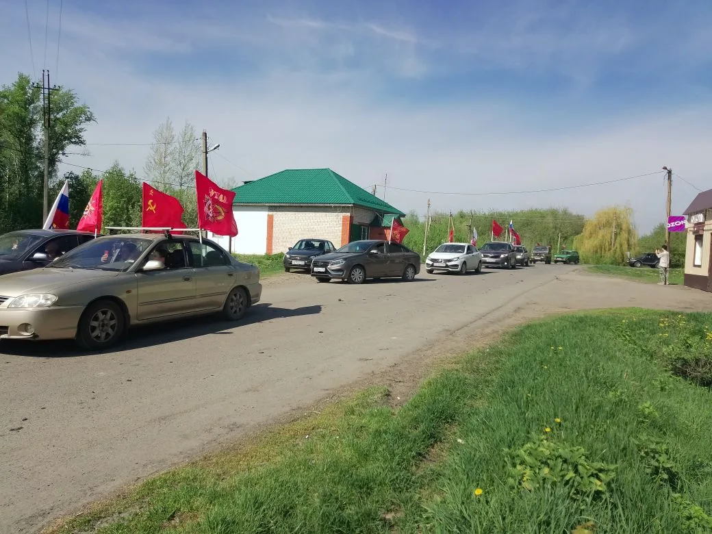 Сегодня жители села Орехово, потомки героев Великой Отечественной войны, провели автопробег, приуроч