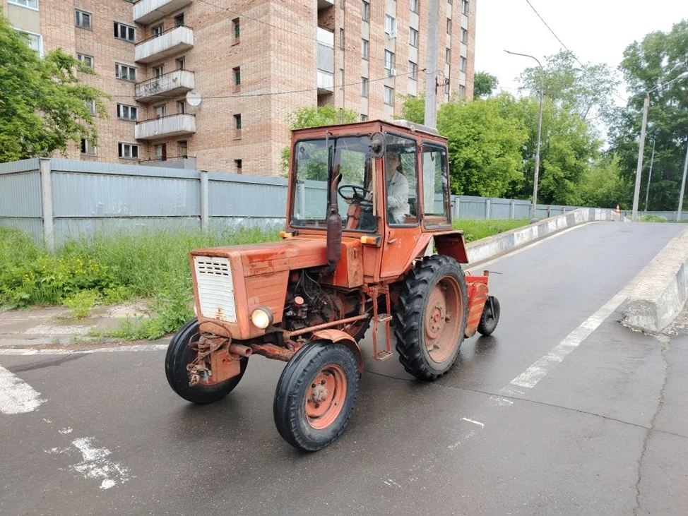 Начальник инспекции Гостехнадзора Кирово-Чепецкого района принял экзамены в Вятском автомобильно-про