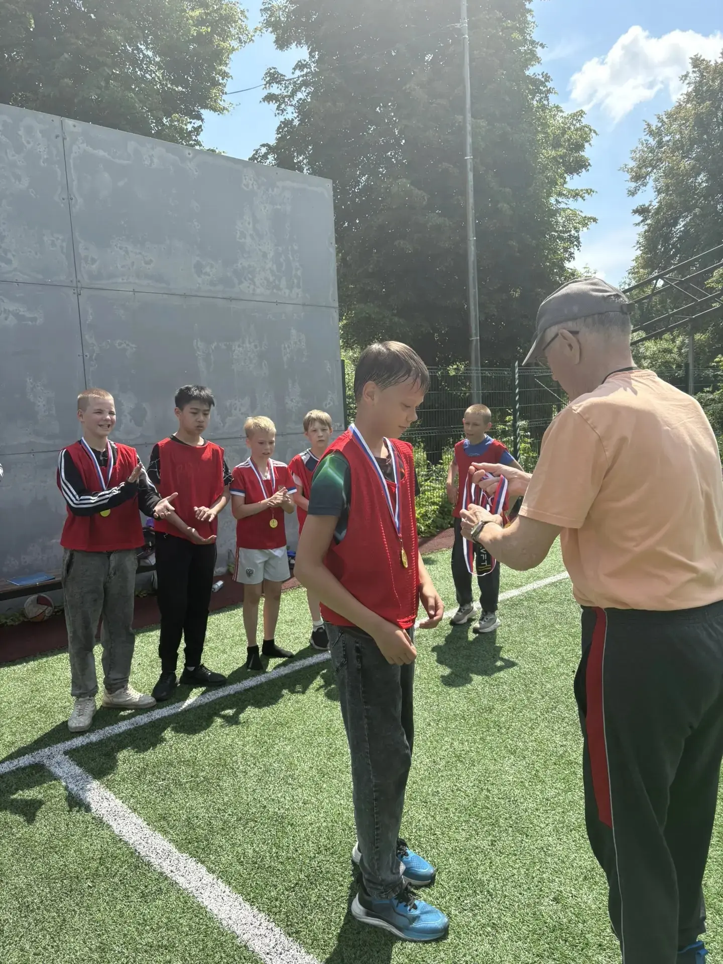 Мы продолжаем делиться яркими моментами из школьного лагеря «Олимпик»! ⚽️

На днях состоялся захваты