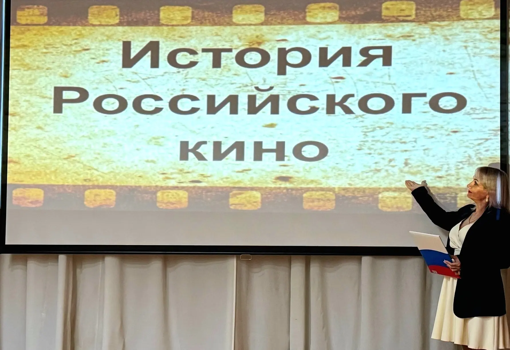 В летний период сельских Домах культуры проводятся мероприятия в рамках культурно- просветительской 