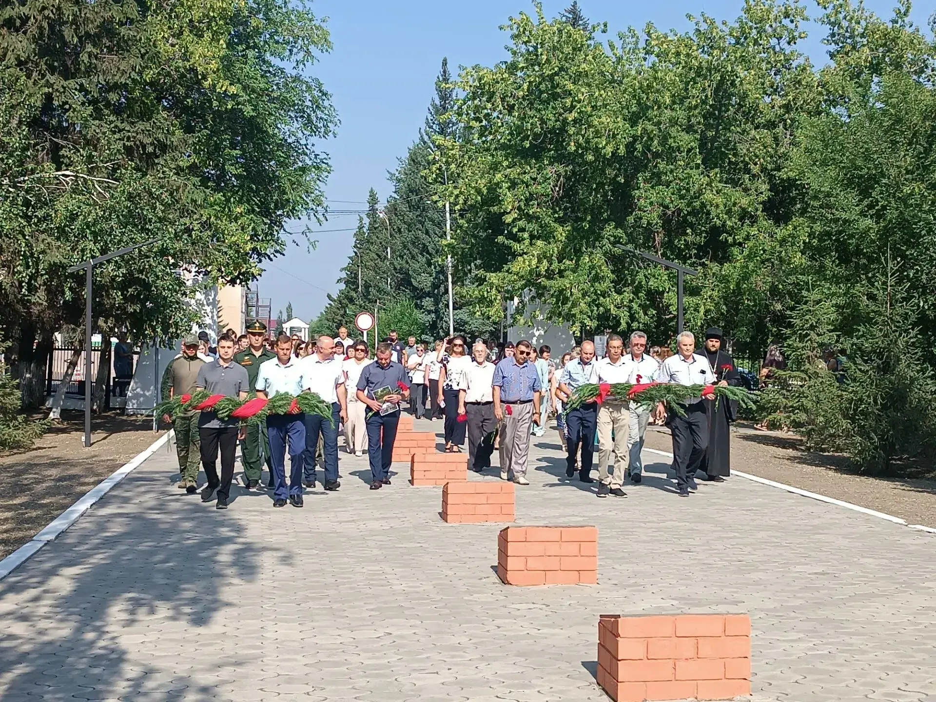 В селе Михайловском сегодня состоялся митинг, приуроченный ко Дню Памяти и скорби🌟

Мероприятие отк