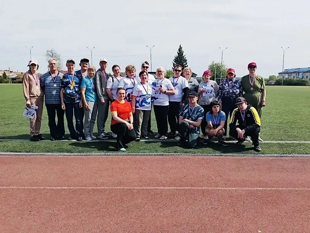 В один из ярких и солнечных дней, на стадионе МАУ  КСК "Центральный" прошли  весёлые старты для люде