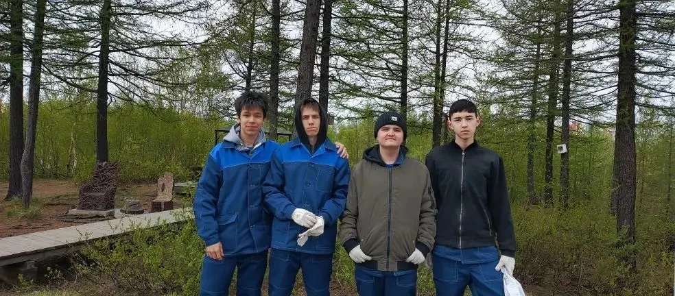🌳 Рабочий день ТОШ «Смена» 

Сегодня наши ребята вышли за пределы школьных стен и присоединились к 