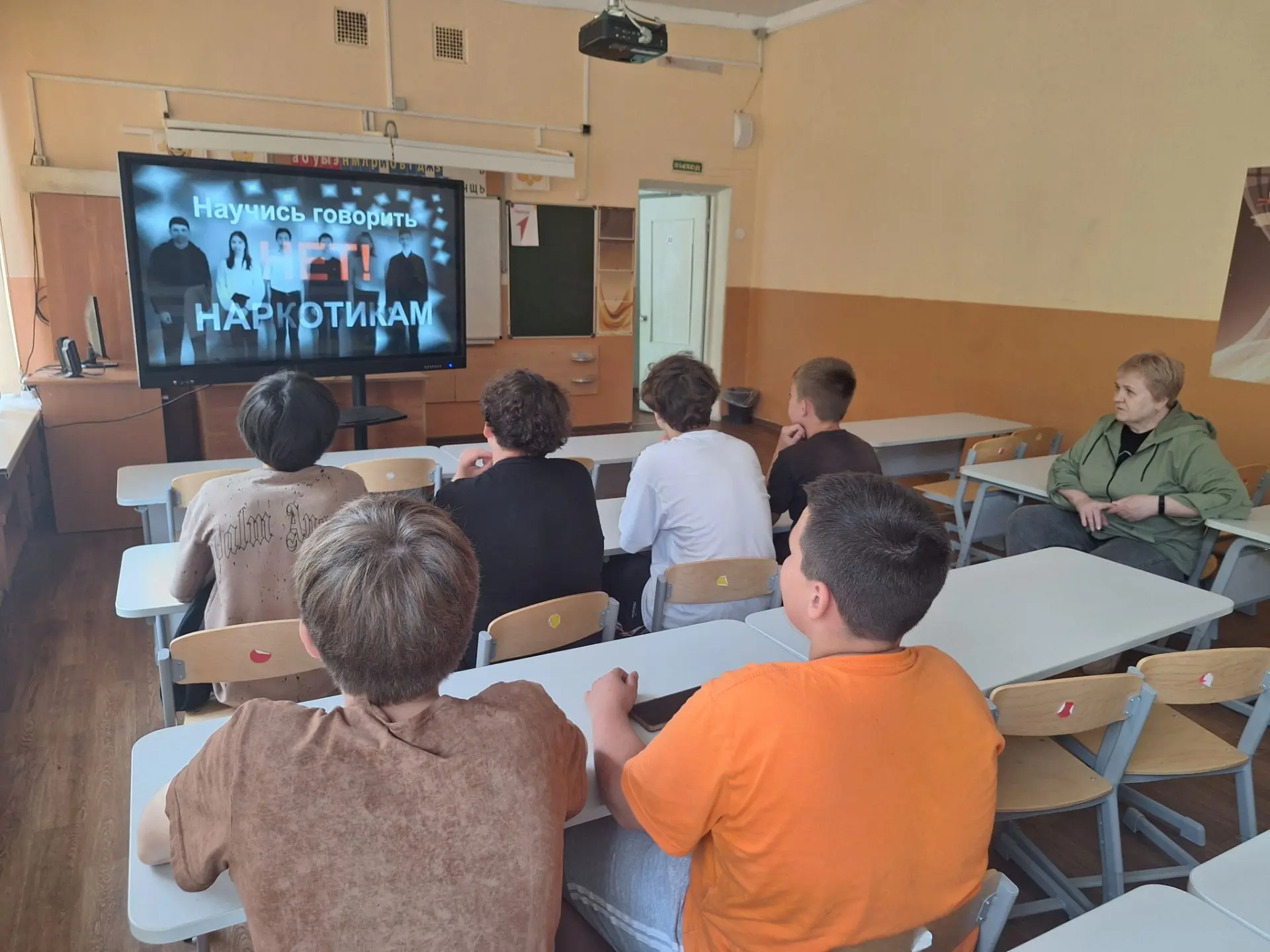 🚭 В нашем отряде Лагеря труда и отдыха прошла важная встреча! 🚭

Сегодня мы собрались, чтобы погов
