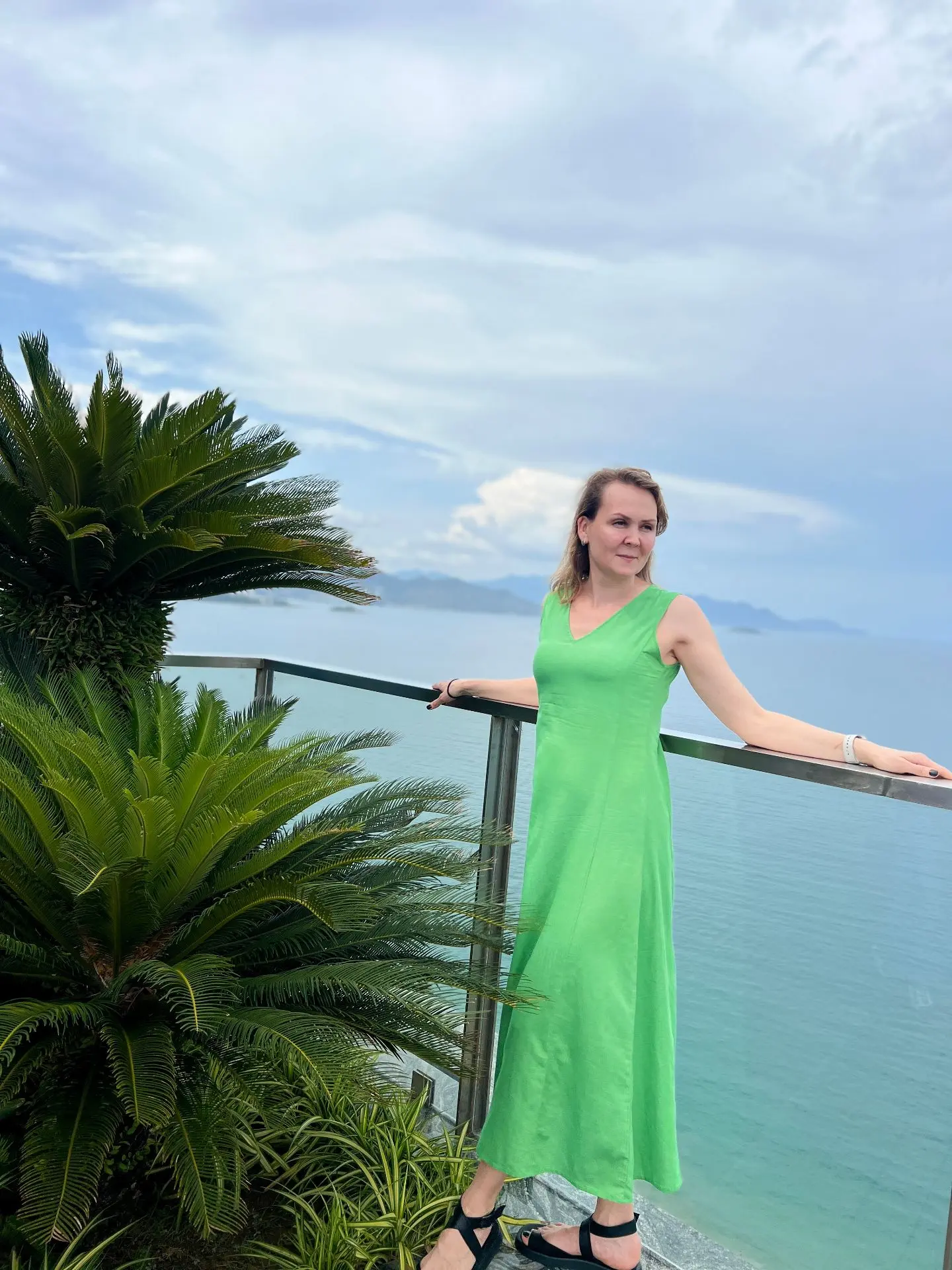 Классный отель в Нячанге! 

BEST WESTERN MARVELLA 5*

Мне он понравился тем, что расположен в новом 