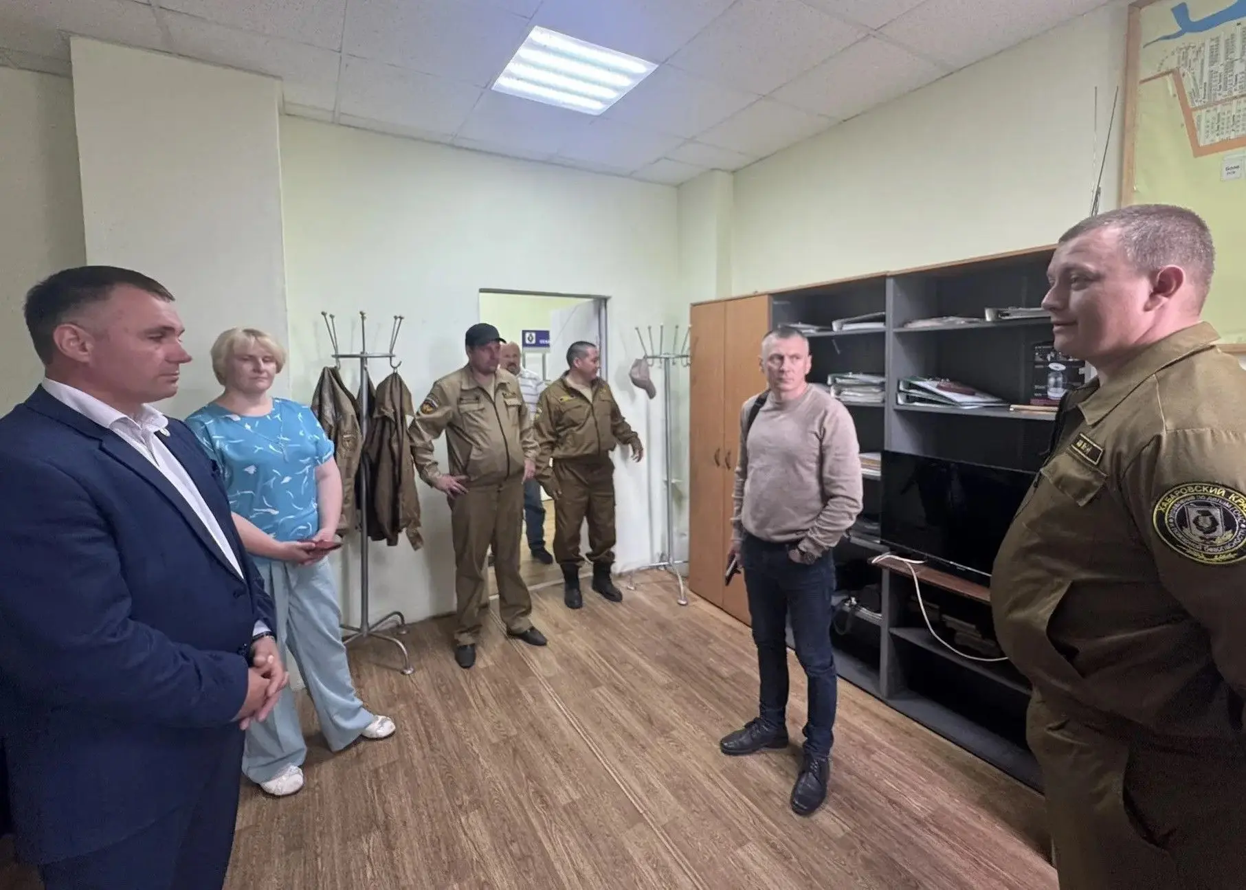 Посетили пожарную часть и осмотрели находящуюся там технику. Подразделение готово к выполнению поста