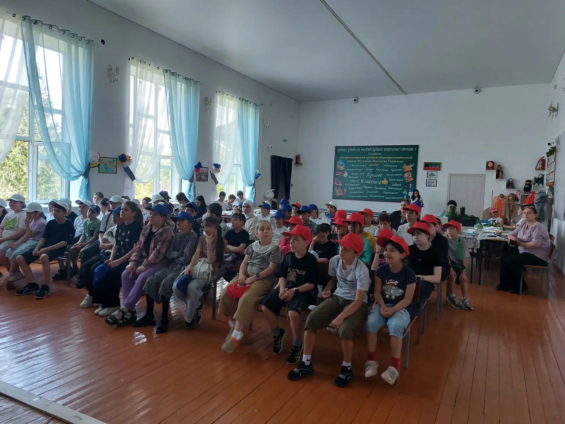 🌟🇷🇺 День Первых в пришкольном лагере «Первооткрыватели лета" 😊☀️

Сегодняшний день начался с тор