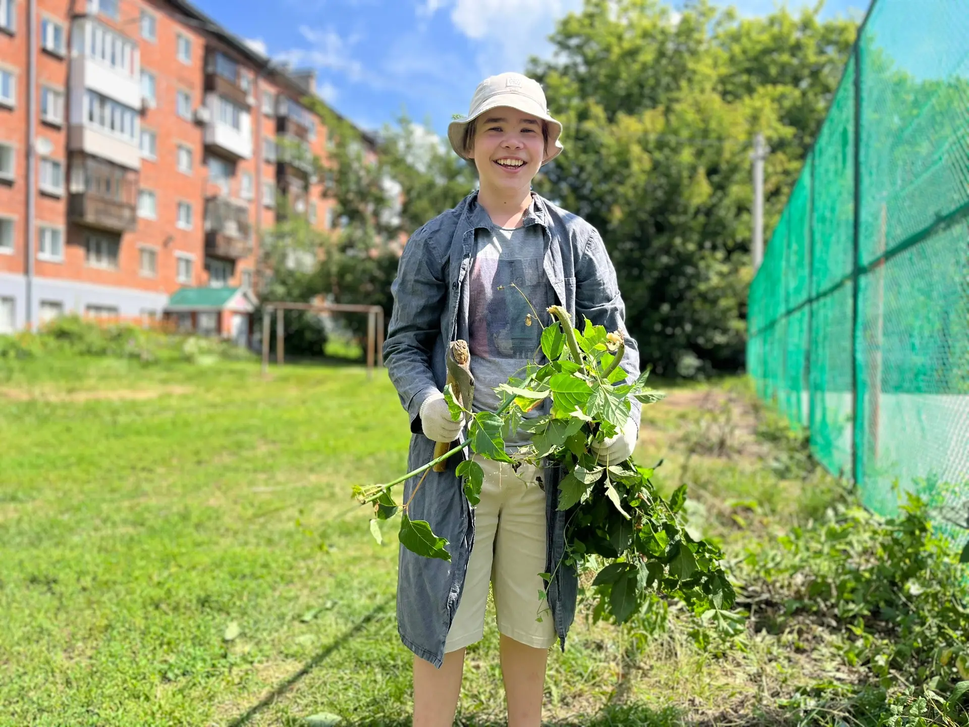 Первый шаг к трудовому опыту! 🌿

В Центре клубов «Мегаполис» продолжается реализация программы врем