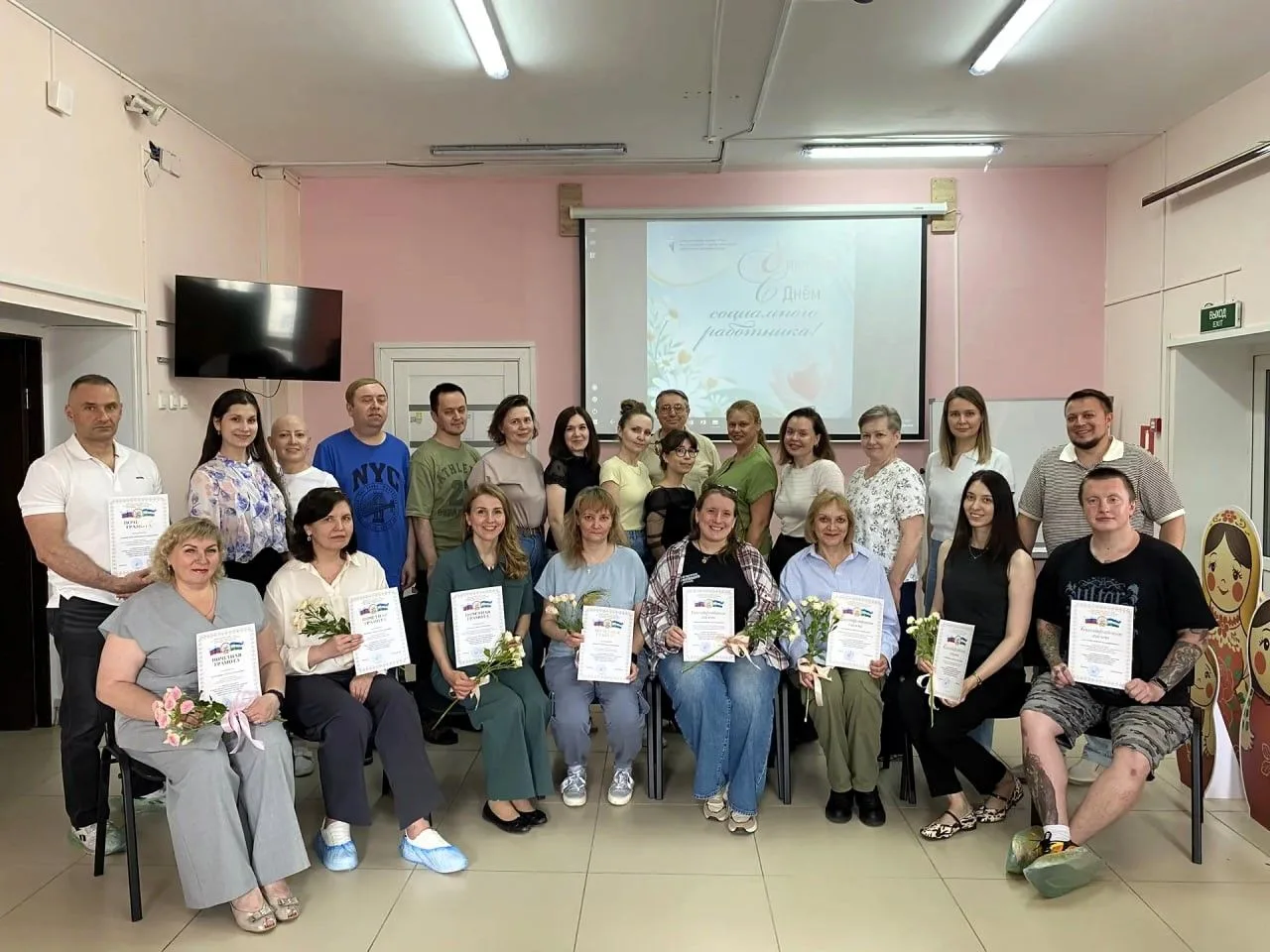 🎉👥 Вчера отмечался День социального работника.
Для нас это не только профессиональный праздник, но