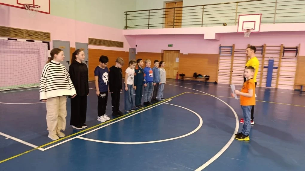 Одним из командных испытаний на зарнице будет  смотр строя и песни.
Это не просто проверка внешнего 