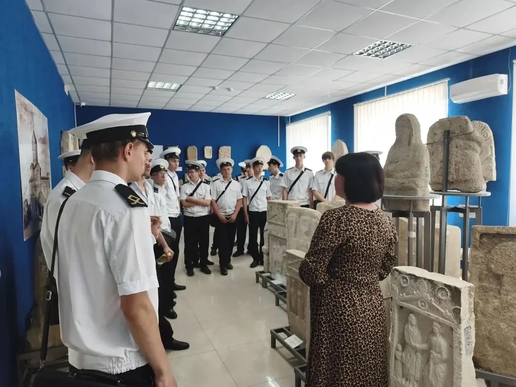 🎭 В рамках фестиваля античного искусства «Боспорские Агоны»  прошла увлекательная дискуссионная игр