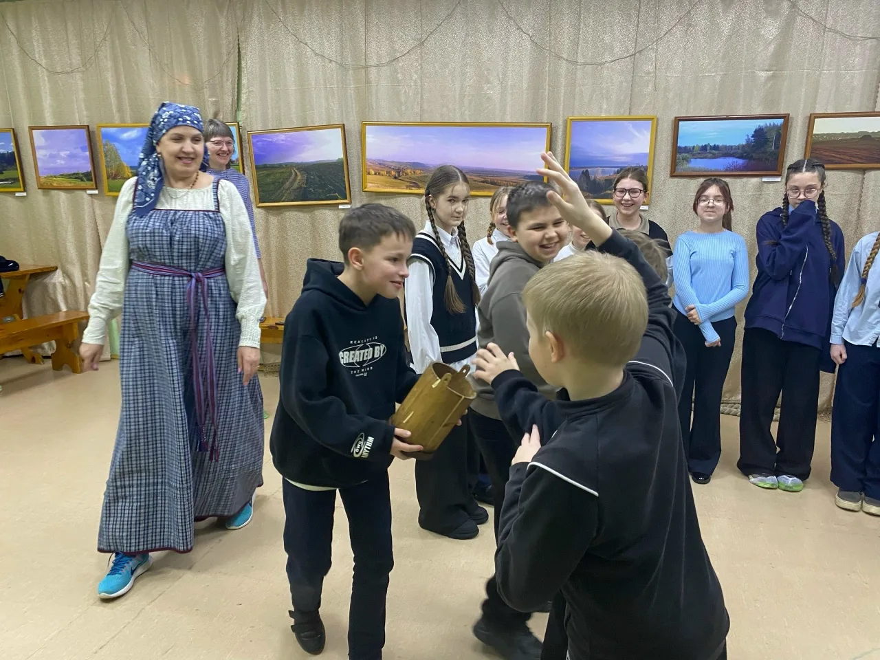 В "Тещины вечерки" на масленичной неделе, в музей приезжали ребята из 5а класса школы №1. Масленица 