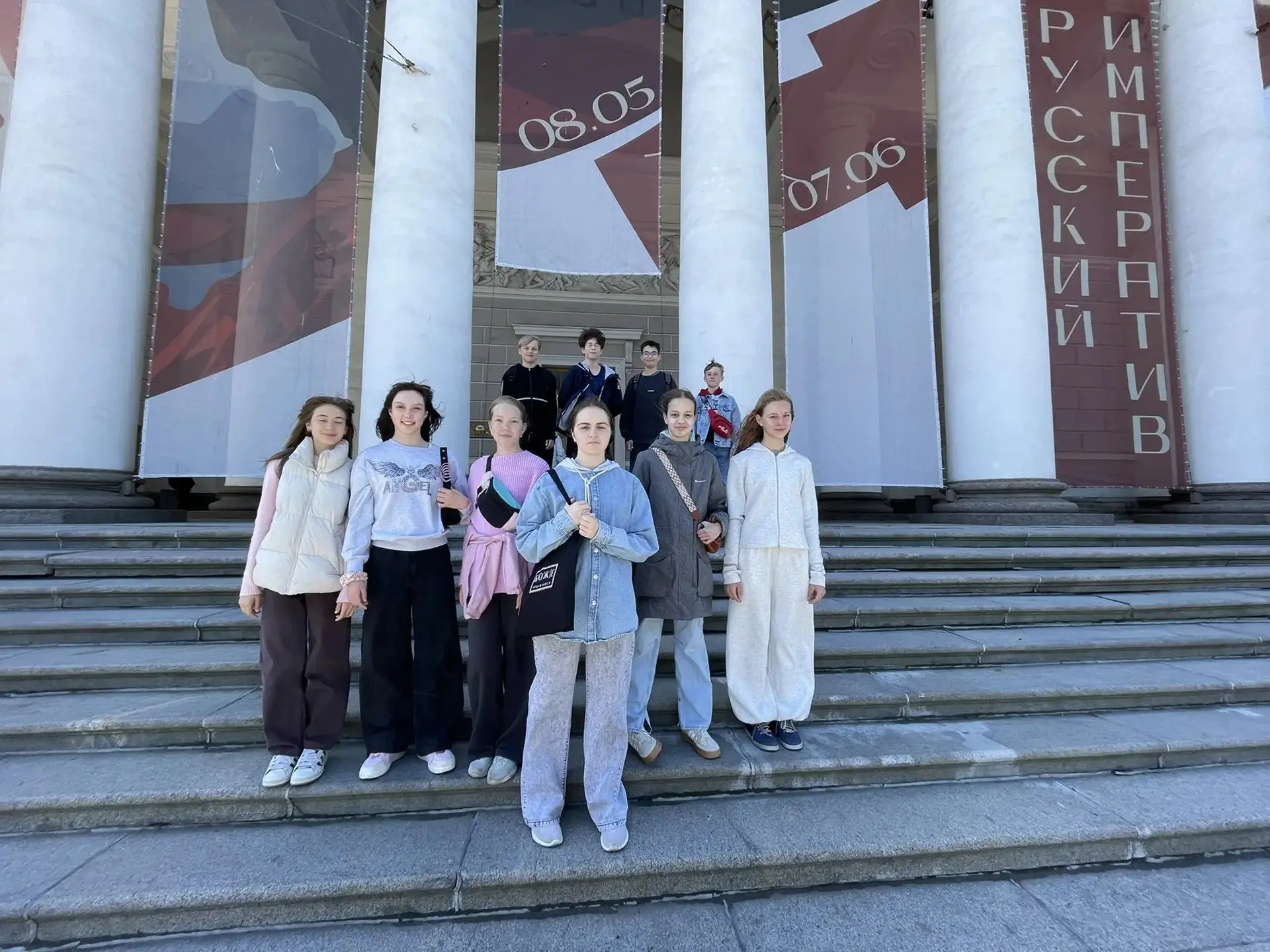 25.05 учащиеся 6в класса посетили в здании Манежа выставку «Русский императив», которая рассказывает