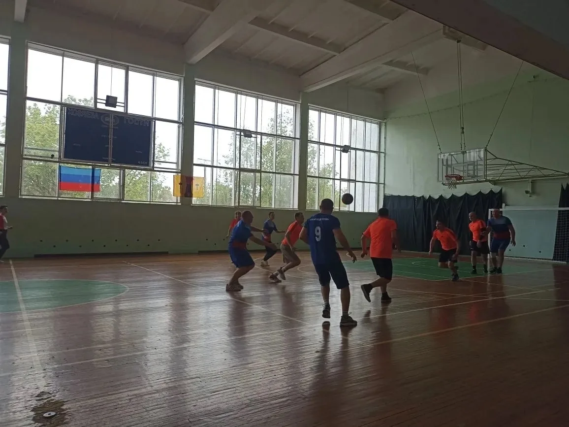🏀 Спорт объединяет: в Луганске продолжаются зональные соревнования спартакиады госслужащих

30 мая 