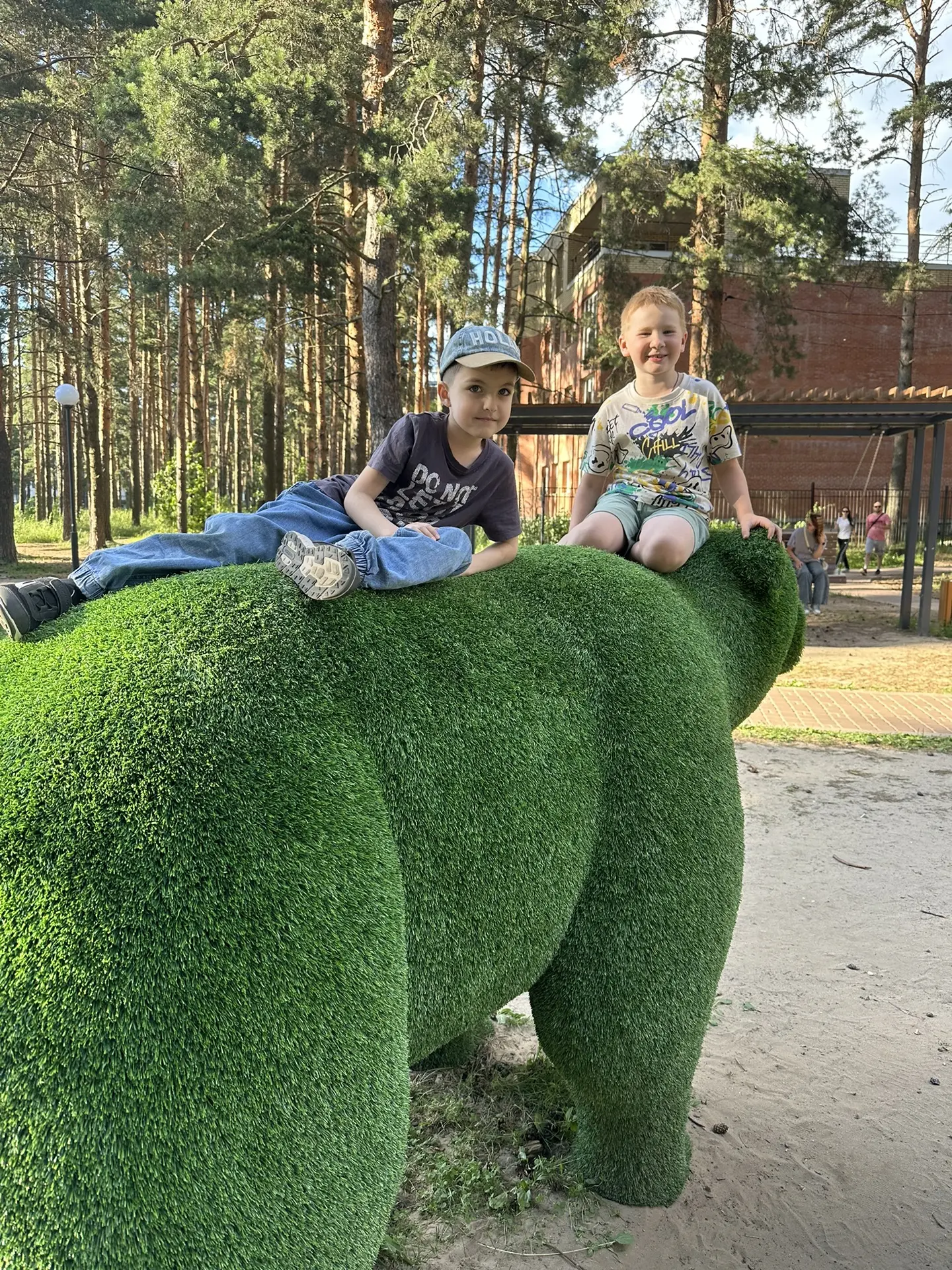 Вот и подошел к концу первый месяц лета. 🌿 Даже немного грустно осознавать, как быстро летит время.