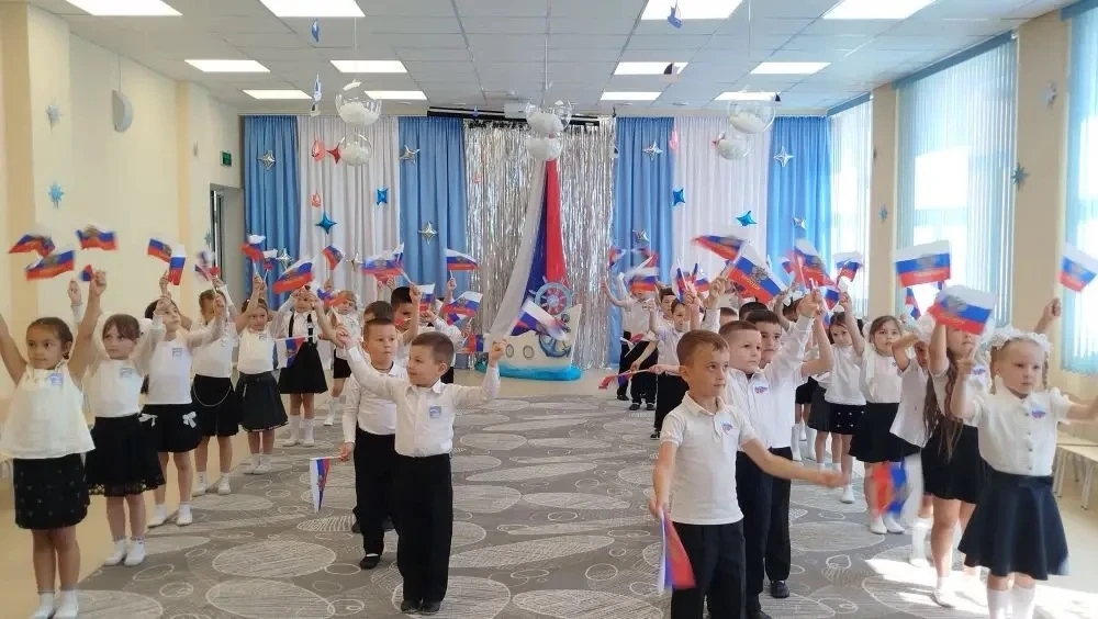 В рамках тематической недели, посвященной Дню России, в детском саду прошли мероприятия, где дети зн