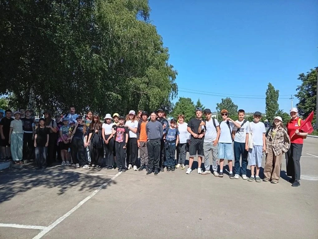 Поход, который запомнится надолго: путешествие к Пивневым кучам! 

В лагере «Радуга» и ЛТО  на базе 