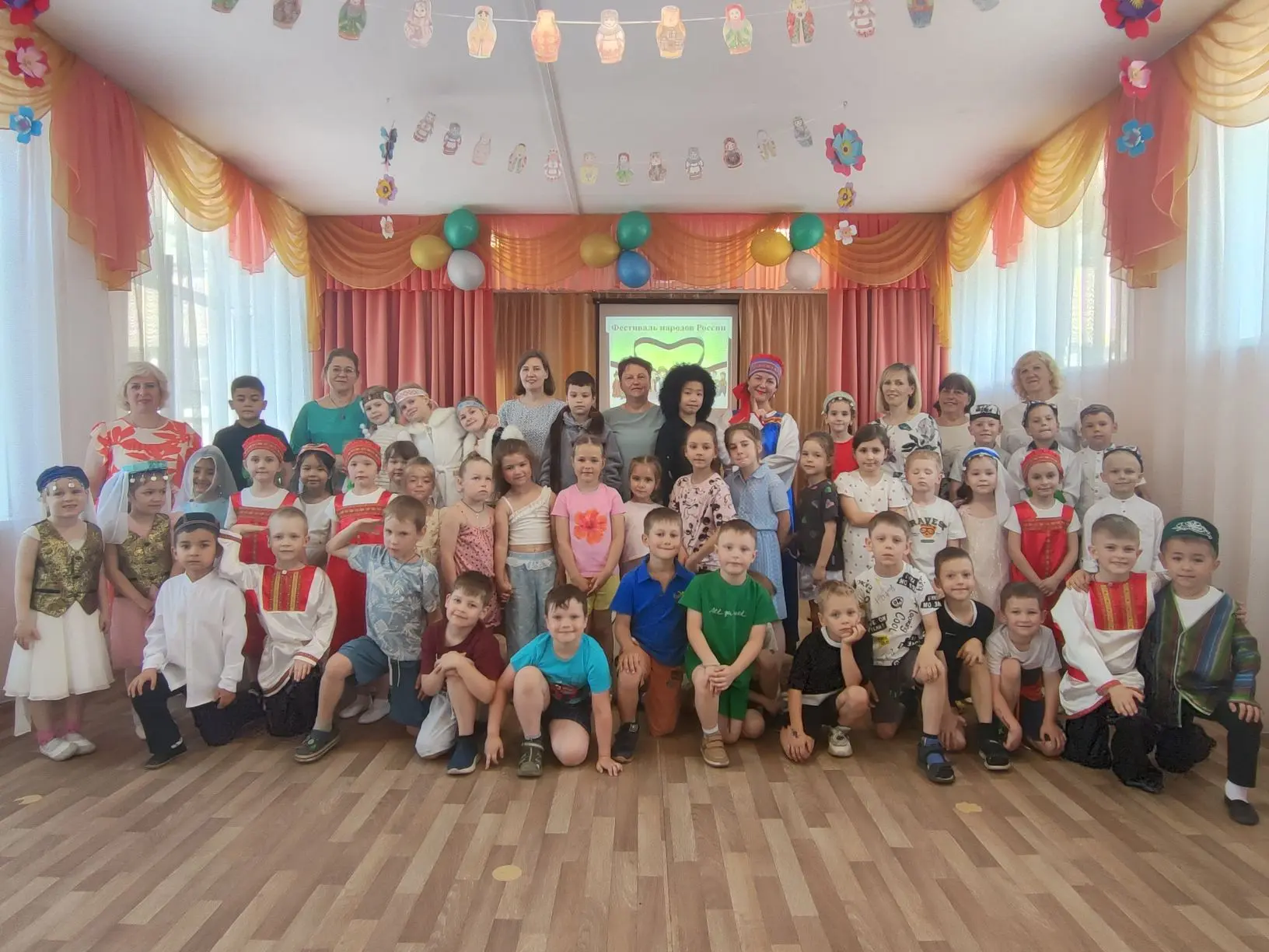 🇷🇺 Большое путешествие в мир традиций!

Наши ребята побывали в гостях у дружного коллектива Центр 