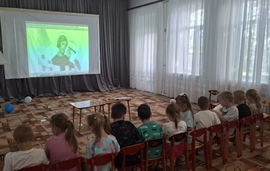 Сегодня в нашем детском саду прошло замечательное мероприятие, посвященное Дню семьи, любви и вернос