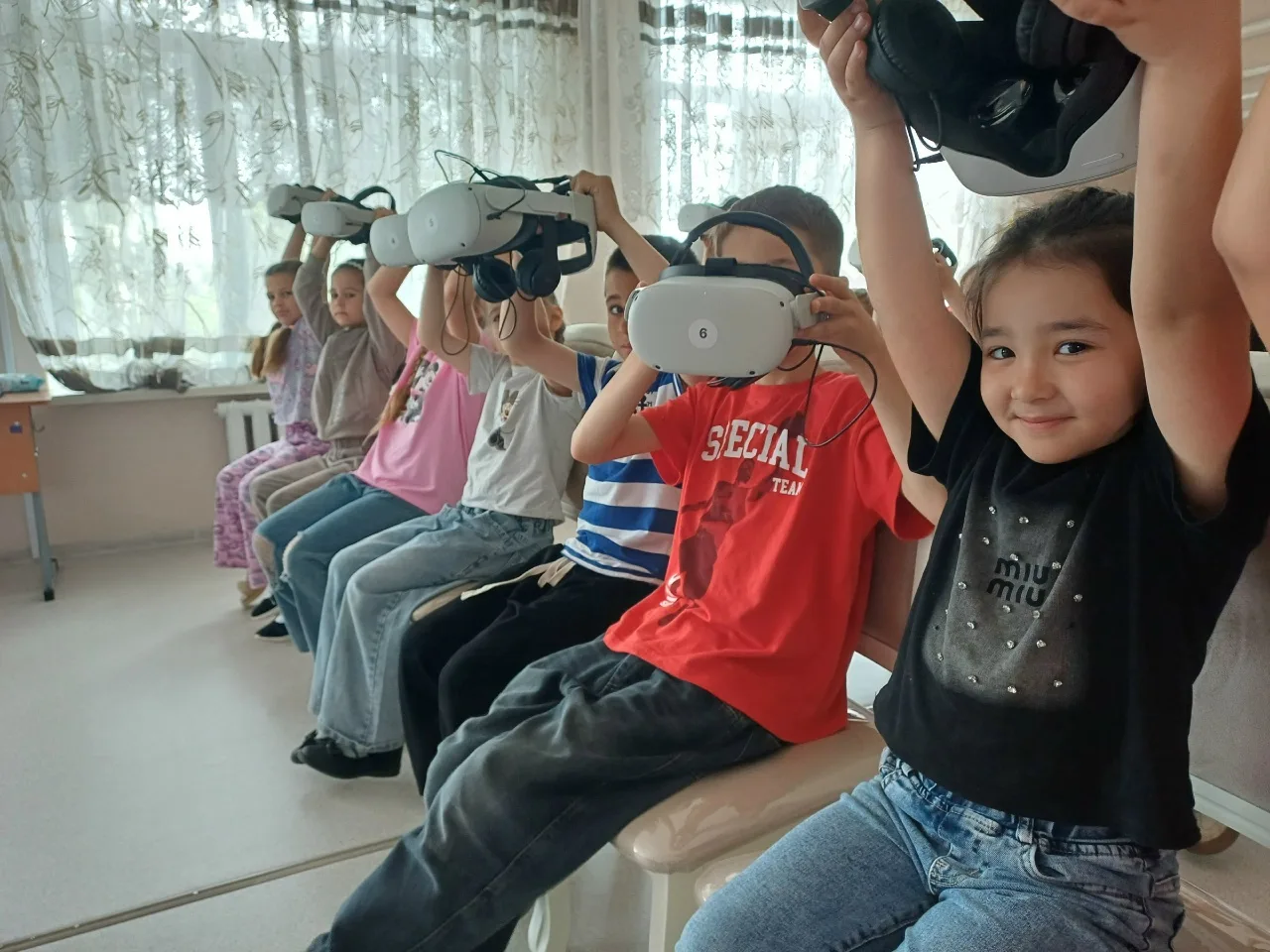 Виртуальный старт лагерной смены: как мы путешествовали по России в VR-очках

Необычно, ярко и по-на