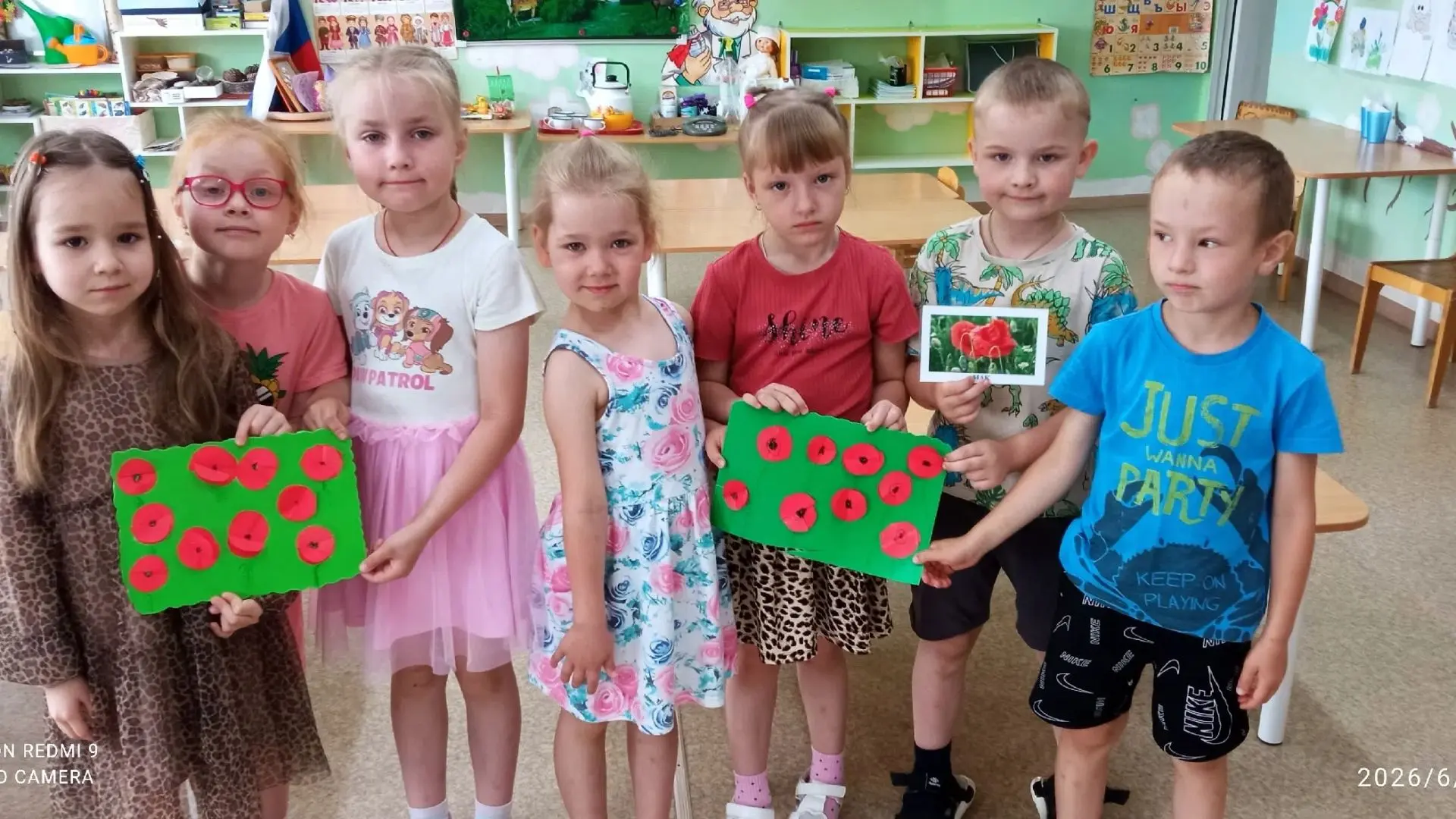 МАКИ, МАКИ, КРАСНЫЕ МАКИ 
 
Лето – время цветов! А цветы – дивные творения природы, поражающие разно