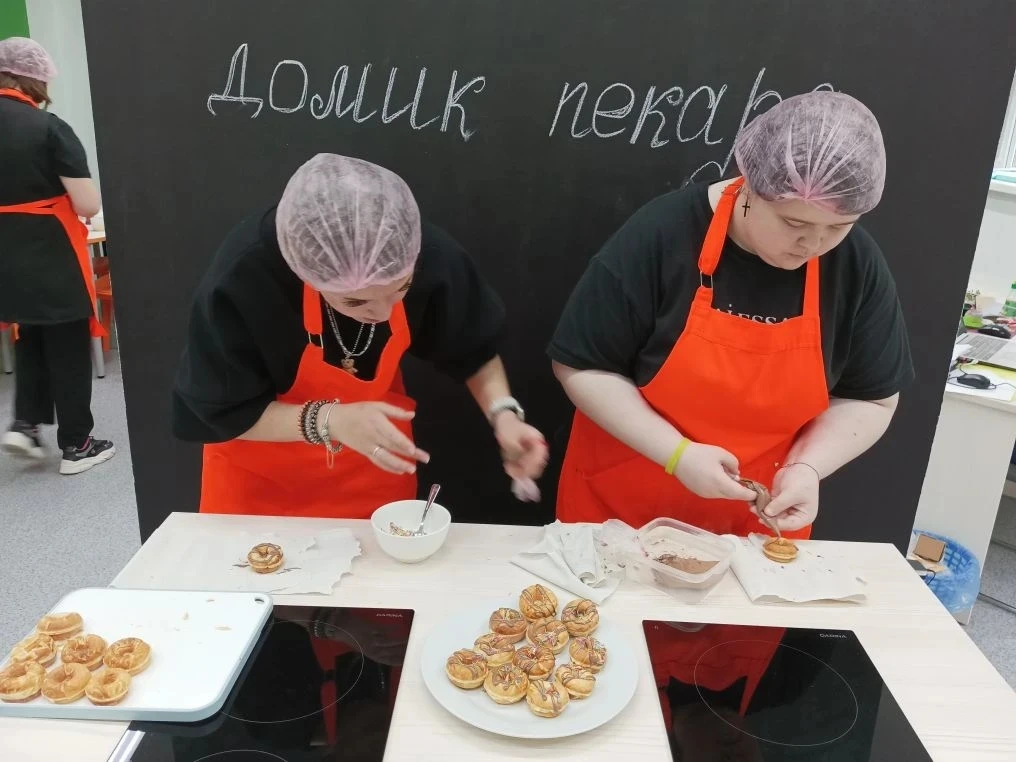 🌸Подводим кулинарные итоги полугодия в ОДОД

Знаете, чем пахнет счастье? Манными оладушками, свежим