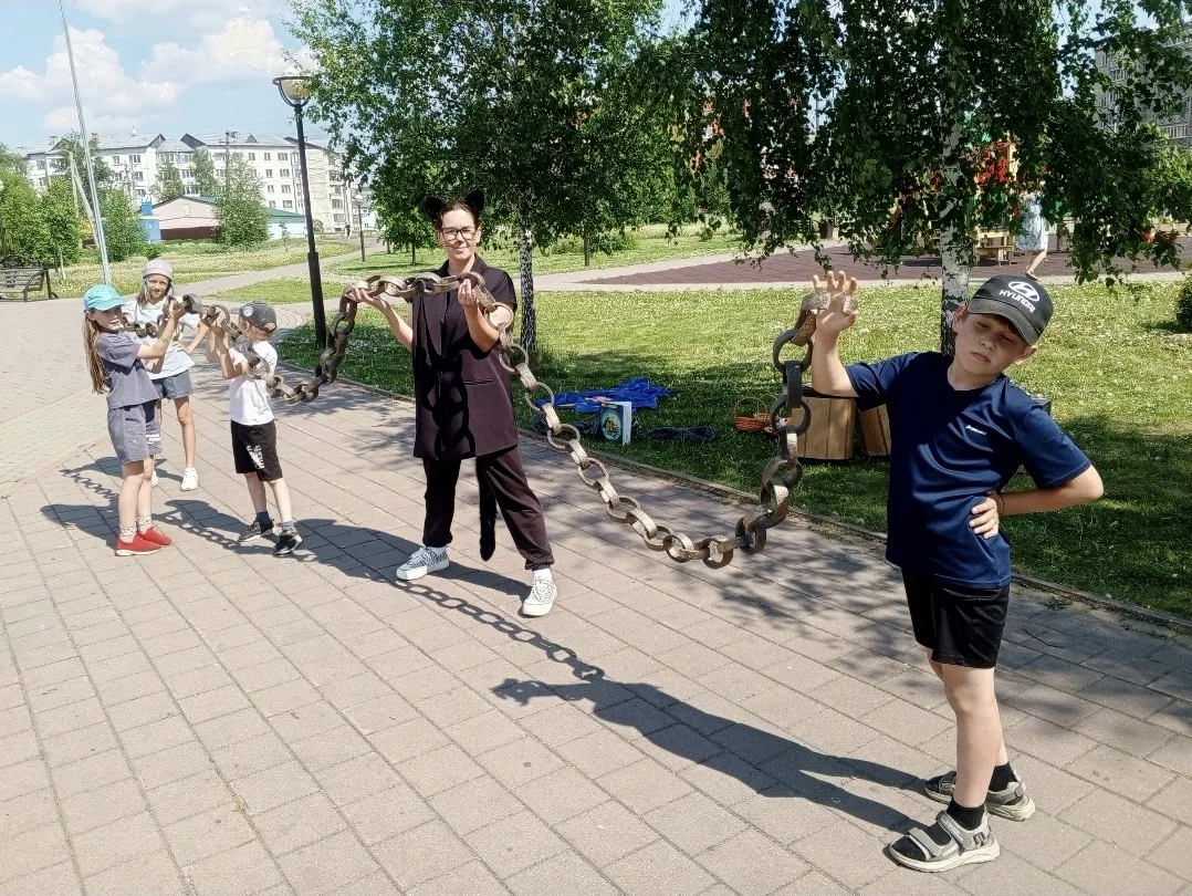 Литературный турнир знатоков «Пушкинские сказки знаем без подсказки» в рамках Пушкинского дня в Росс