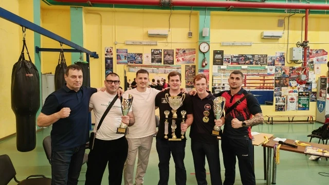 Отметили День России спортивно! 💪

12 июня прошел открытый фестиваль МБУ ДО СШОР № 9 МОГК по муайта