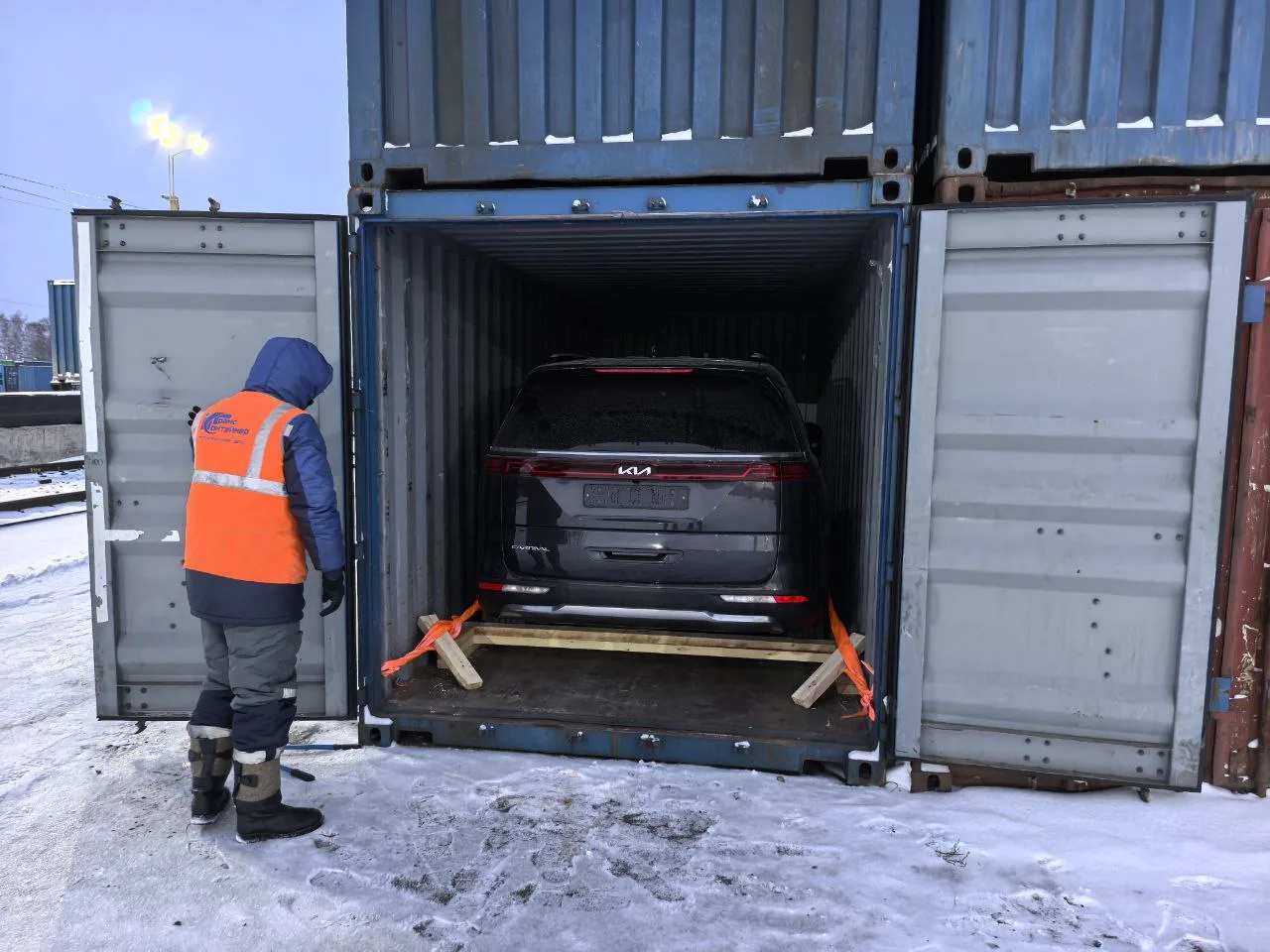 Ключи в руках! Забрали Kia Carnival в Омске и готовим к путешествию в Салехард

На этой неделе на же