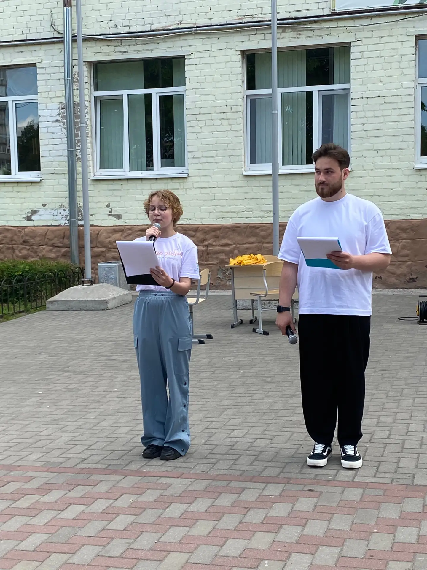 ☀ Ура, каникулы начались! А в нашей школе они начались с настоящего праздника!

1 июня состоялось яр