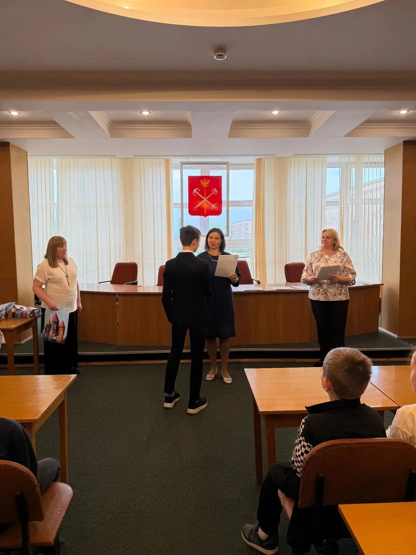 🏆 1 июня в администрации Кировского района состоялась церемония чествования воспитанников Центра де