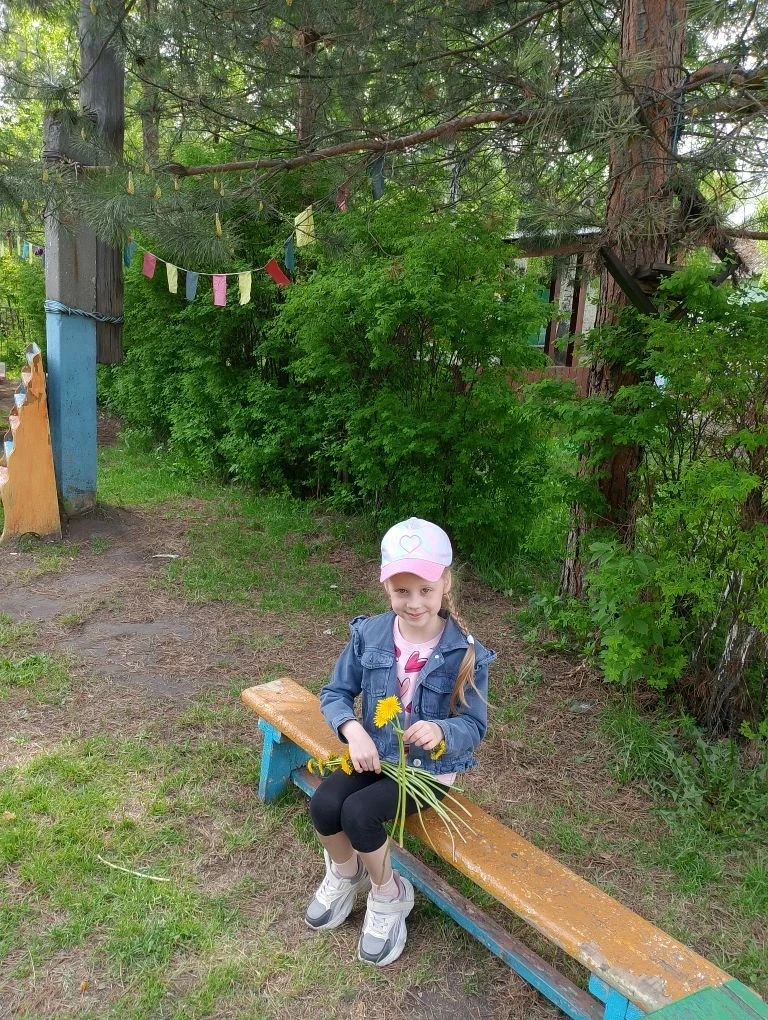 Лето – удивительная и благодатная пора, когда детям можно вдоволь гулять, бегать и прыгать. Именно в