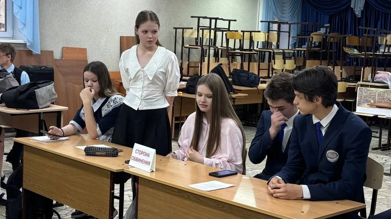 В рамках Недели истории среди обучающихся 9-х классов прошел большой исторический суд «XIX век в ист