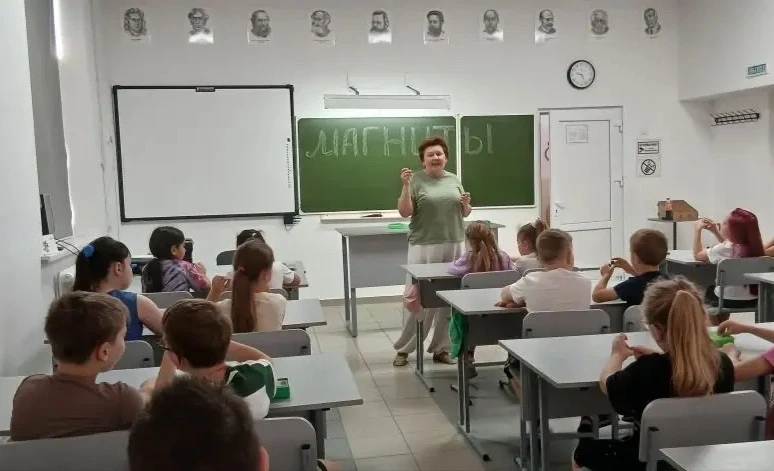 🧭Тайны невидимых сил: юные физики из школы №36 приручили магниты и освоили компас!

💡Кружок «Юный 