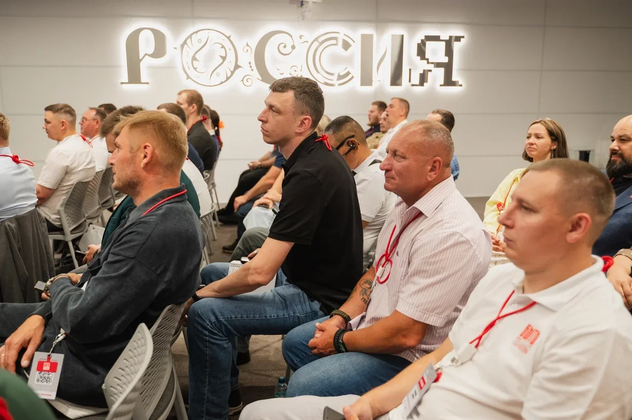 📊ИННОЦИФРА рассказала наставникам о безопасной и осознанной работе с искусственным интеллектом.

23