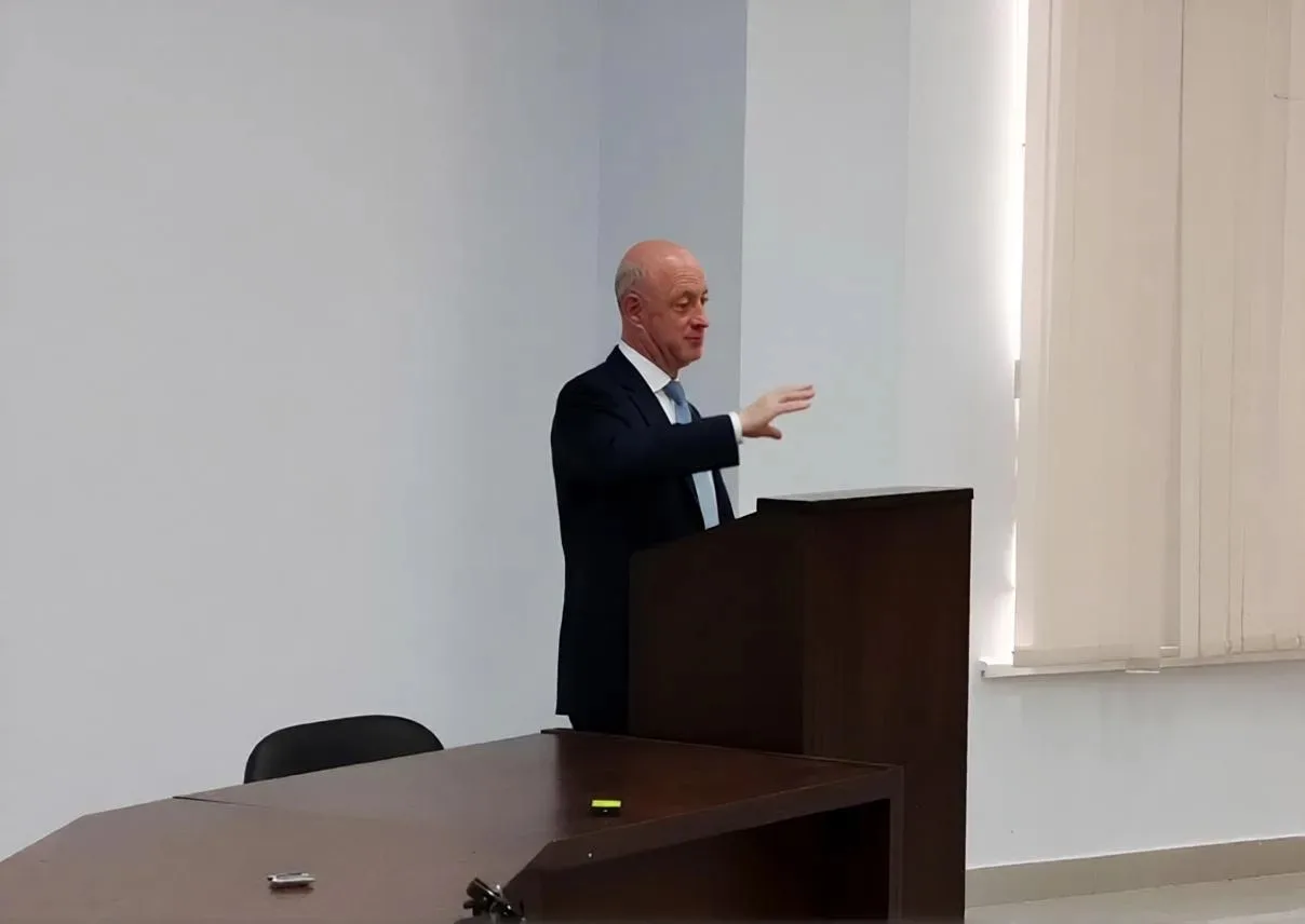 Студенты Смоленска пообщались с заместителем председателя Госдумы

В СмолГУ прошла открытая встреча 