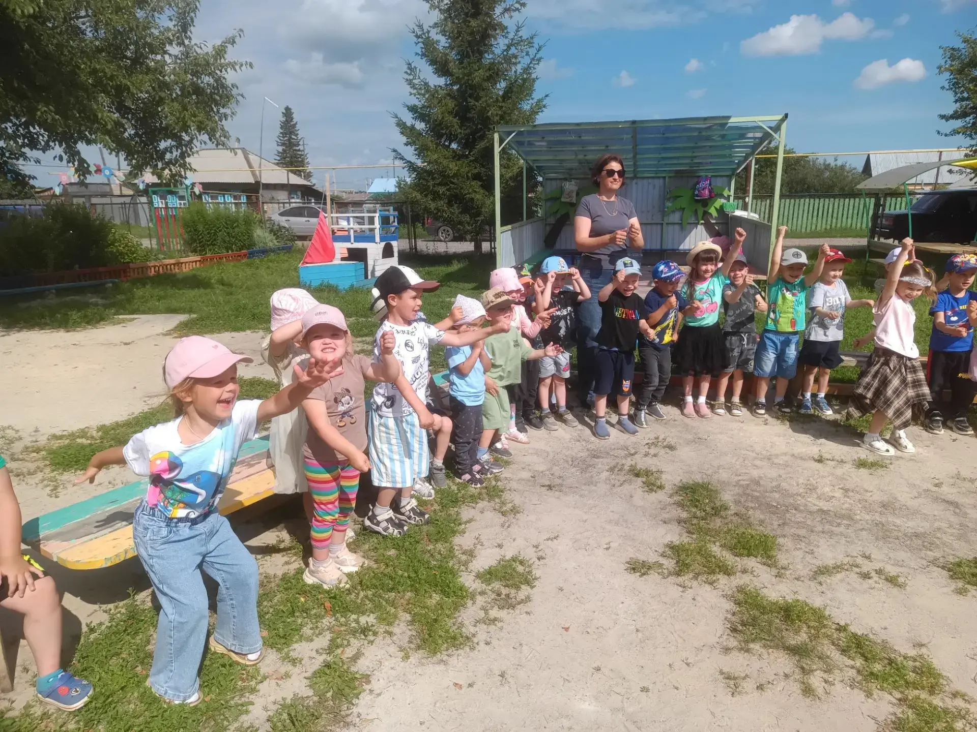 Сегодня в нашем детском саду было настоящее праздничное настроение! К нам в гости заглянул замечател