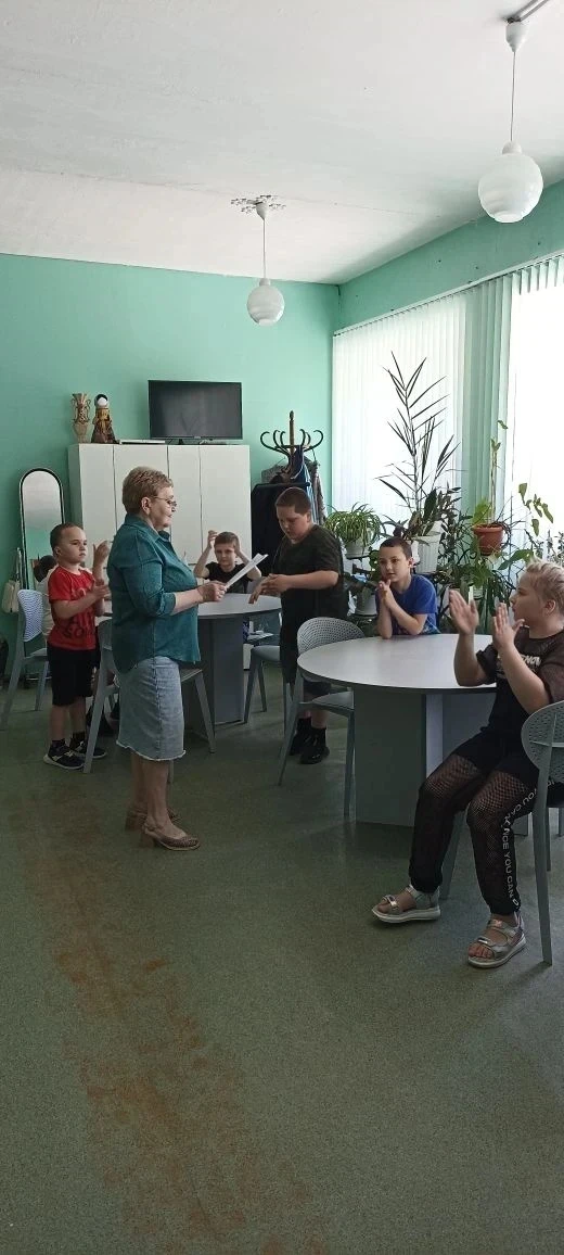 Сегодня в пришкольной тематической площадке "Дружба", на базе ГБОУ ЛНР "СШ #2", прошел "День друзей"