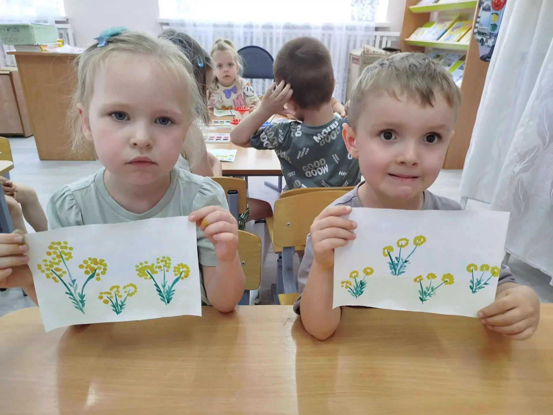 День художника в средней группе.