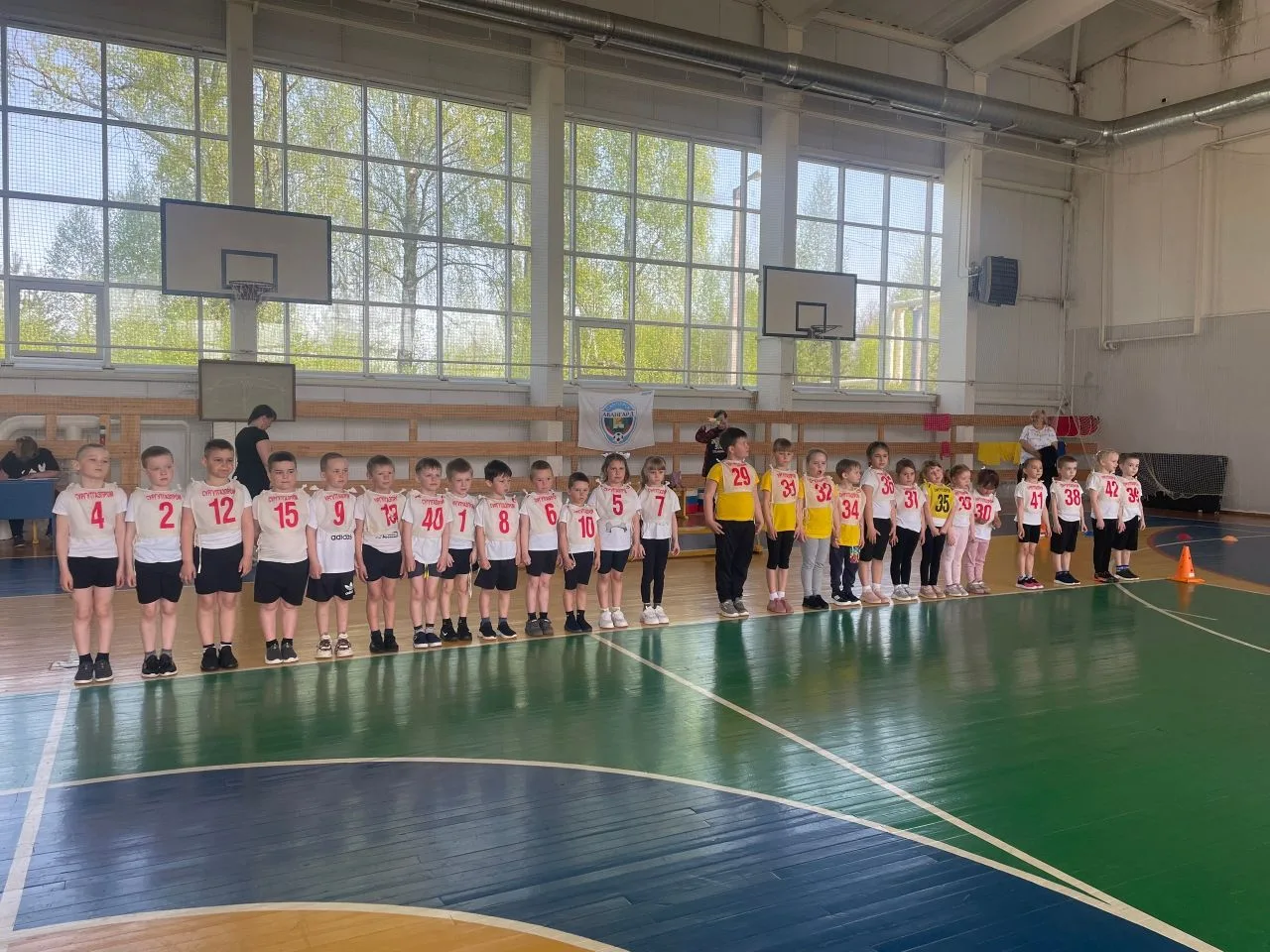 "САЛЮТ ПОБЕДЕ! "

8 мая на базе МКДОУ ДО СШ пгт. Санчурск прошли соревнования по легкой атлетике сре