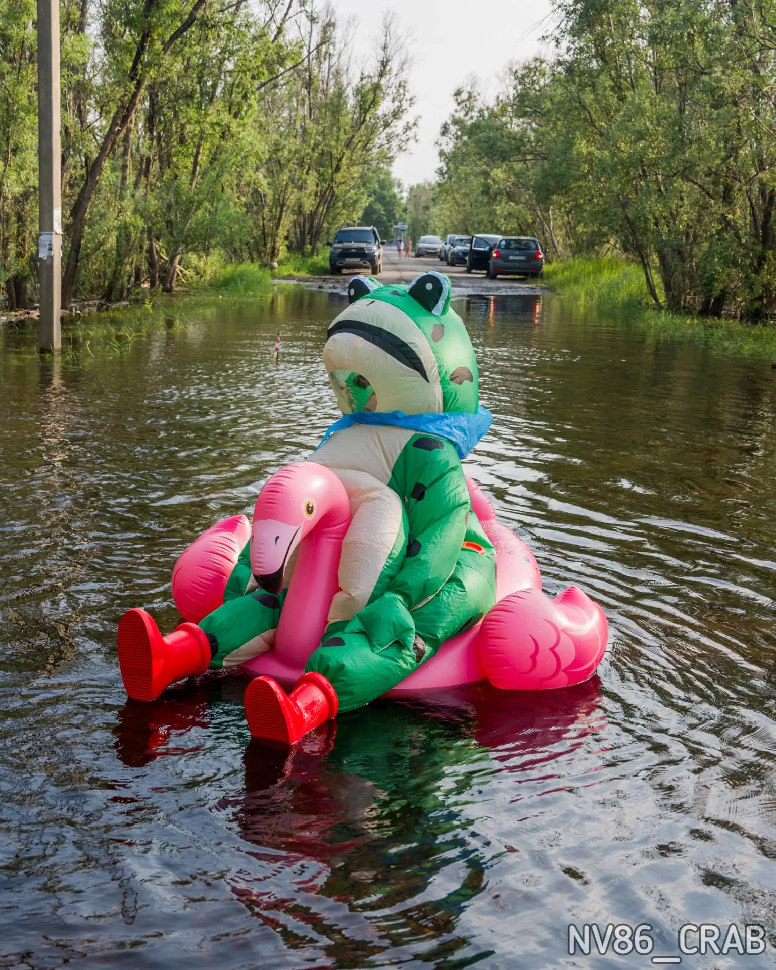 Большая вода ещё сильно до РЭБ Флота не добралась. При уровне 963 см (+2 за сутки) дорога подтоплена