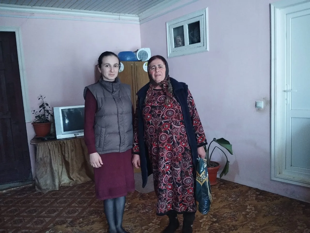 💫Социальный работник Саида Тагиева регулярно оказывает социально‑бытовые услуги своим подопечным. 
