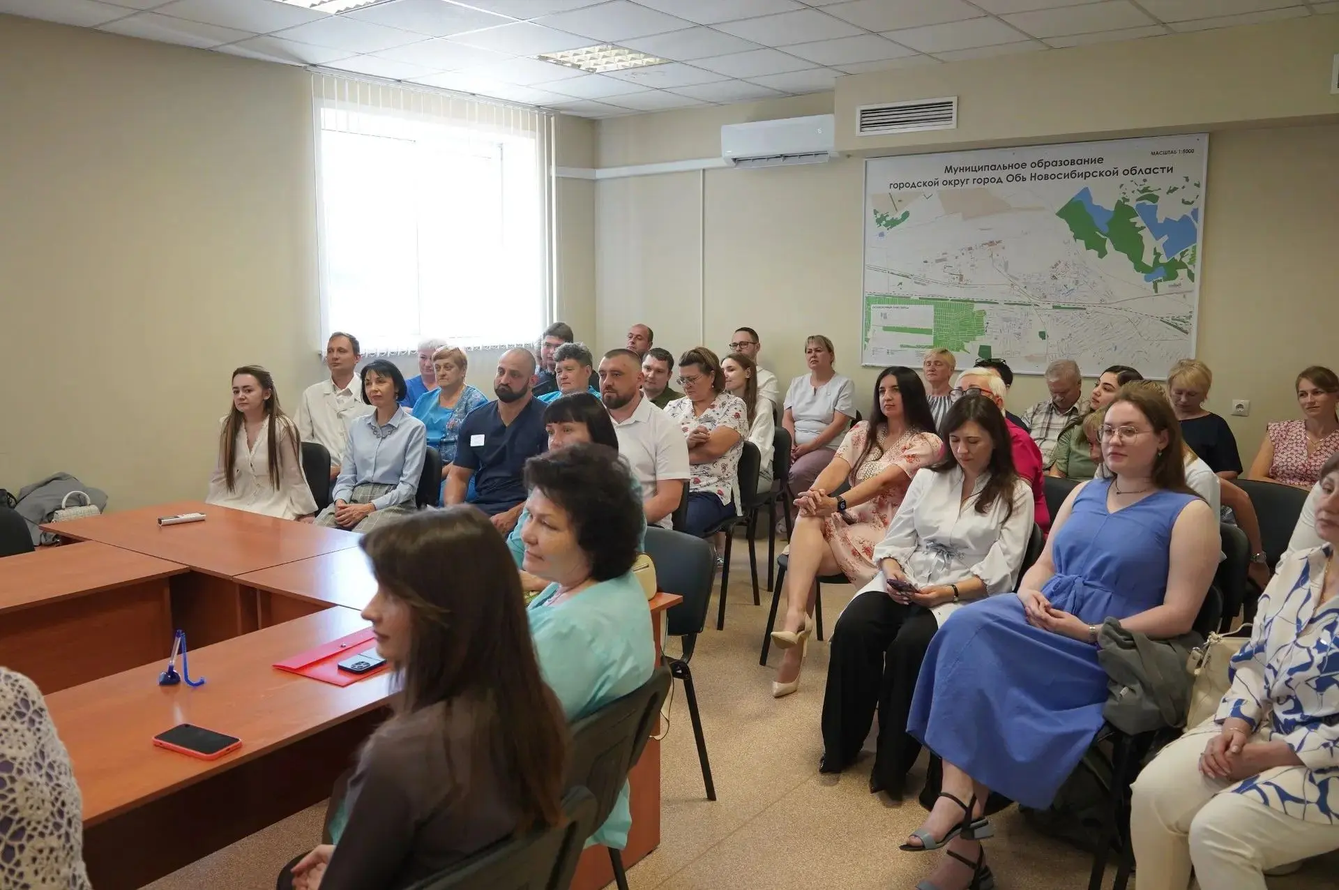 С Днём медицинского работника!
⁣
✨21 июня медицинский персонал города Оби будет отмечать свой профес
