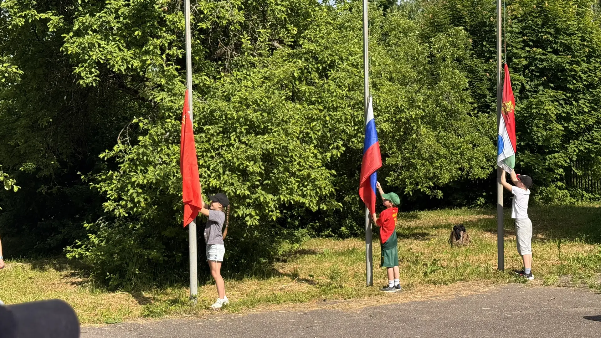 Понедельник — день весёлый, а с нашим лагерем — вдвойне! ☀️

Снова открылись двери школьного лагеря!