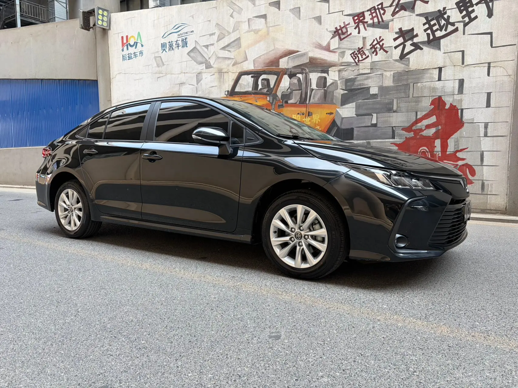 🚗 Toyota Corolla 1.2T (116л.с.) с пробегом 2300 км 2024 года выпуска в оригинальном ЛКП. Комплектац