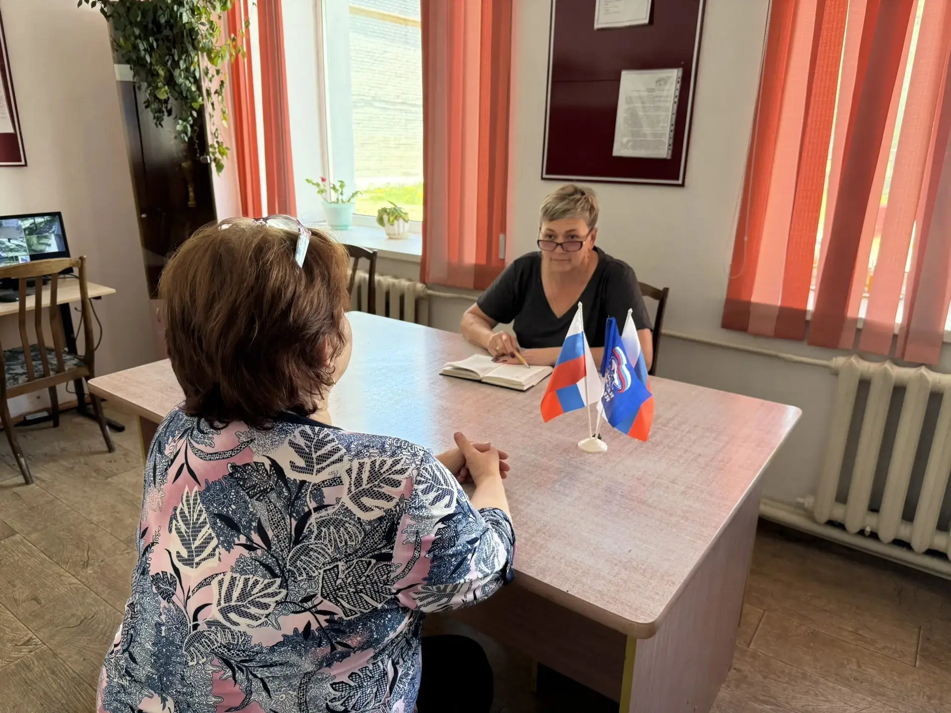 Депутат округа провела прием граждан.
Депутат, член первичного отделения Единой России Шимановского 