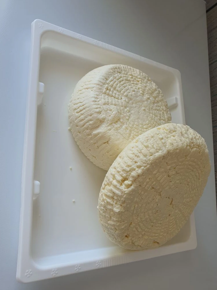 Свежая лепка: Вареники с адыгейским сыром и укропом! 🧀🧤

Мы получили свежую поставку адыгейского с