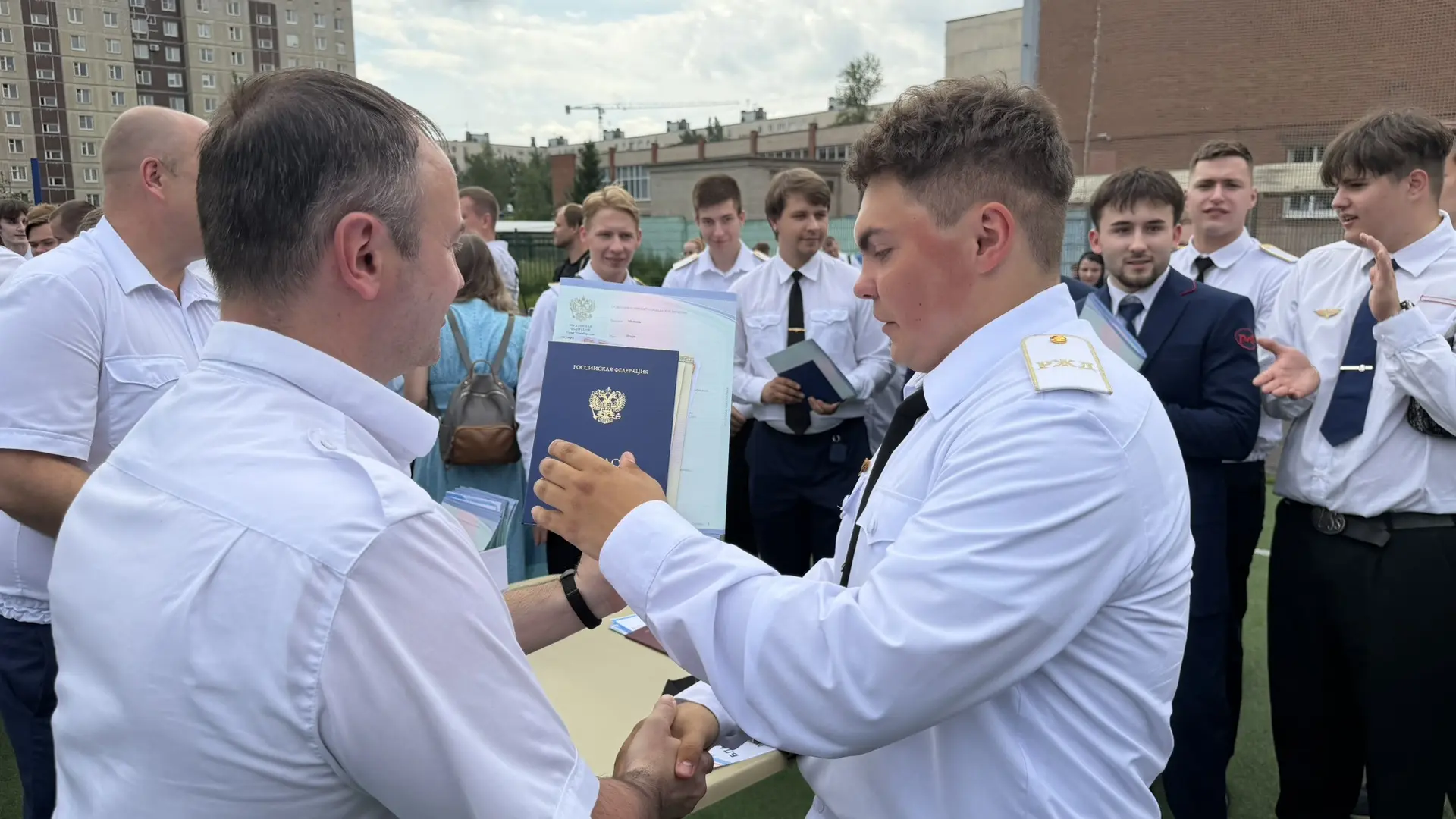 📸 Фото!!! Вручение дипломов 🔊📸

Ищите альбом в ВК на нашей странице ))) 

📌 Смотрите фотографии 