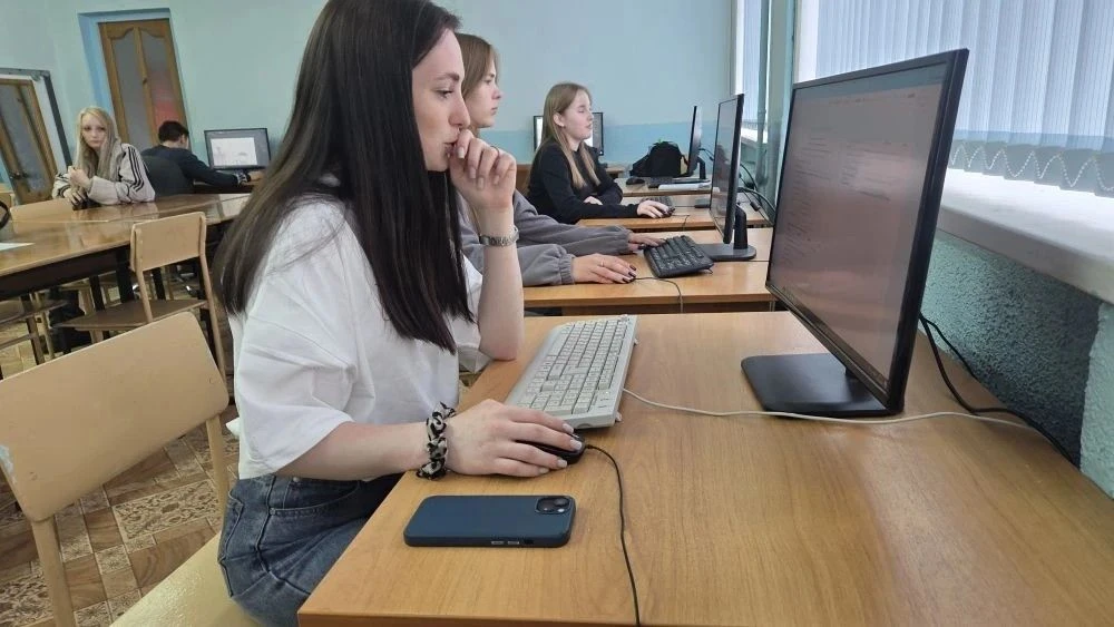 Наши студенты — призёры Республиканской олимпиады по профессии «Мастер отделочных строительных и дек