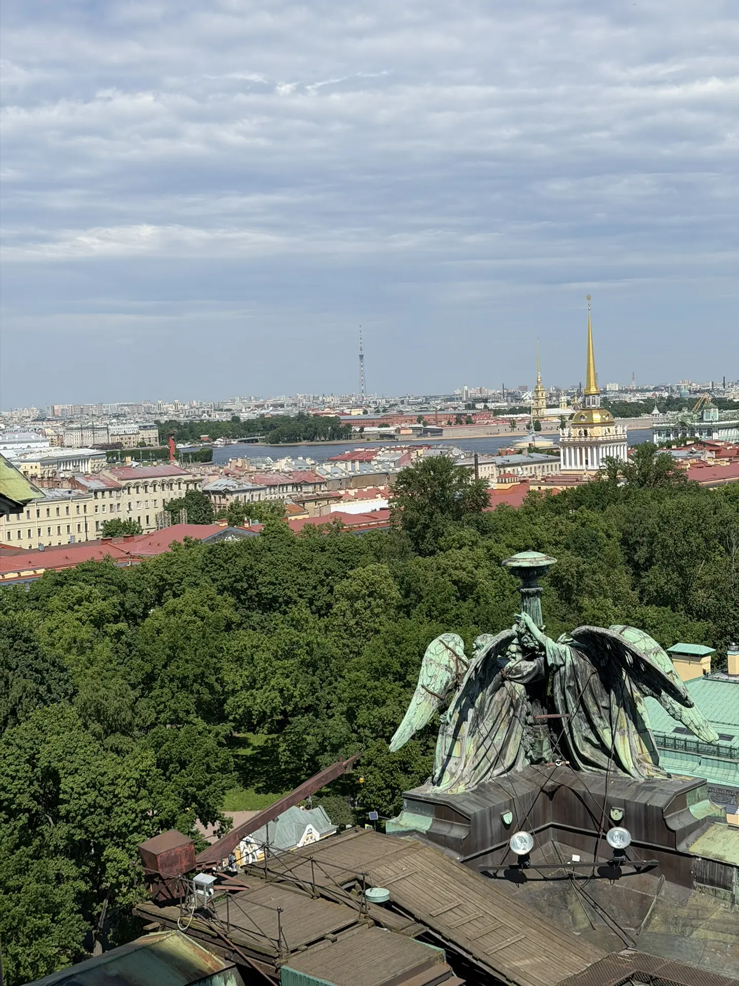 Эти 4 дня я провела в Санкт-Петербурге 

Основная цель была - провести время с друзьями из Барнаула,